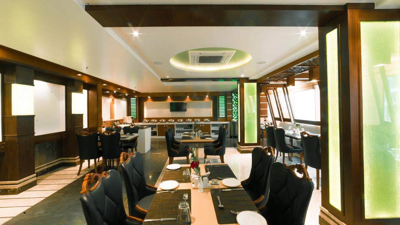 Costa Riviera Hotel Bénarès Extérieur photo